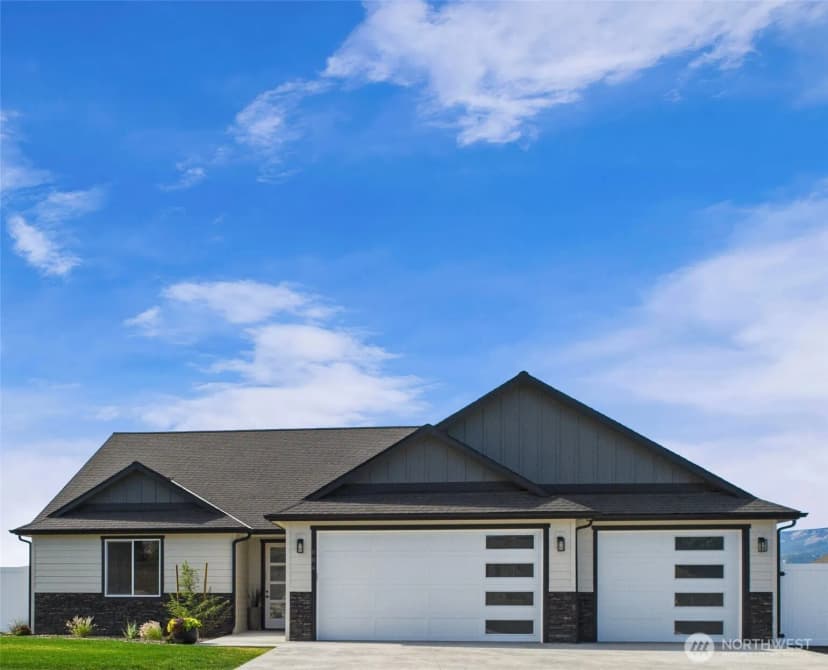 Property photo for 884 Ne Tyler Place, East Wenatchee
