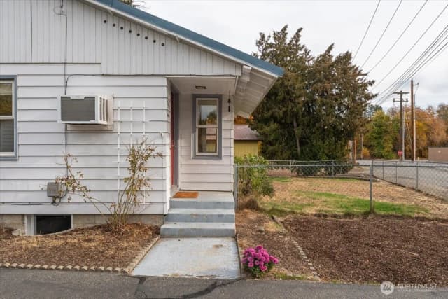 Property photo for 203 E Parkhill Street, Cashmere photo 2