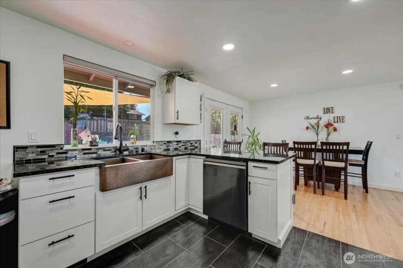Property photo for 701 Mountain View Drive, Mount Vernon photo 9