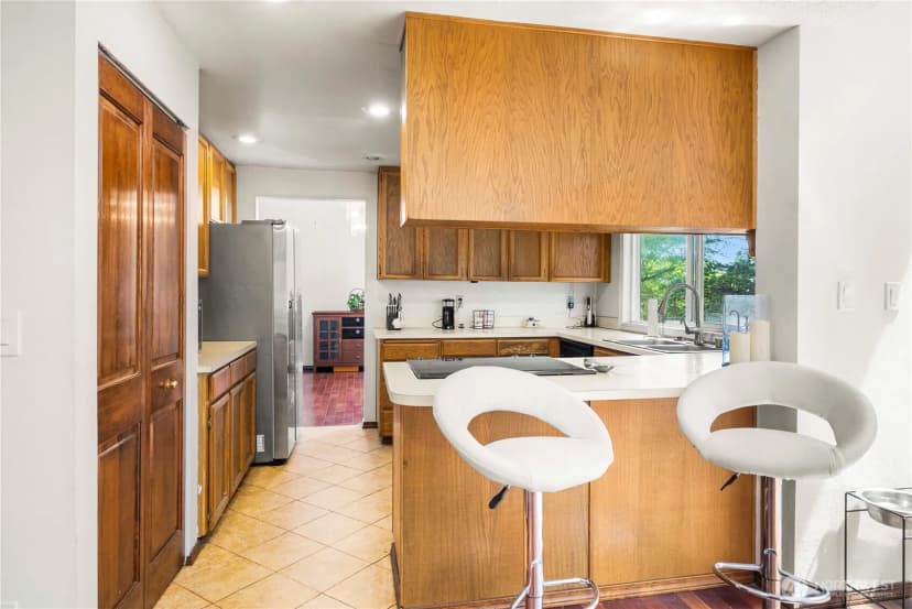 Property photo for 8113 S 121st Street, Seattle photo 12