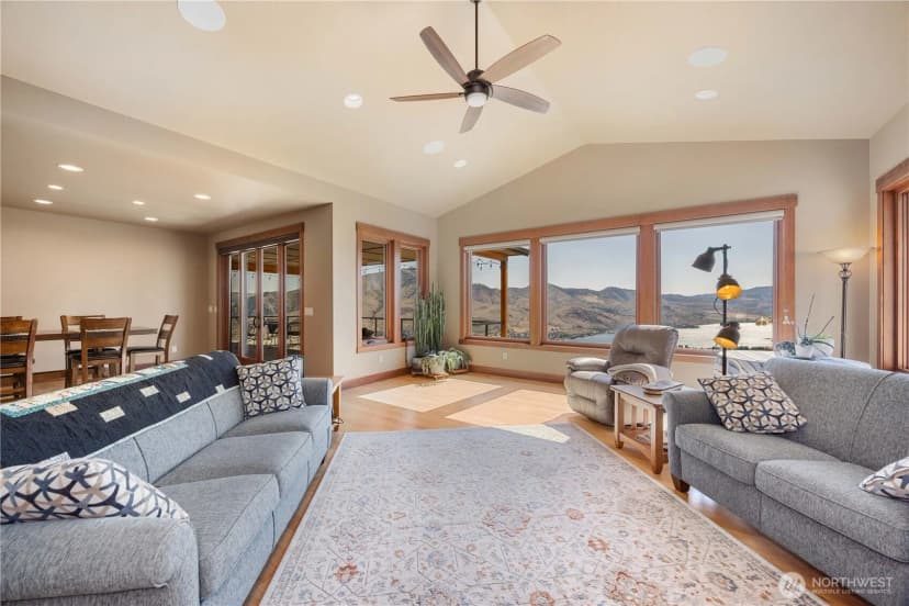 Property photo for 920 Shooting Star Lane, Chelan photo 6