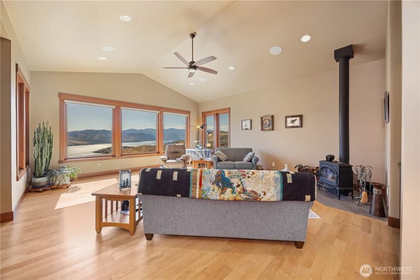 Property photo for 920 Shooting Star Lane, Chelan photo 7