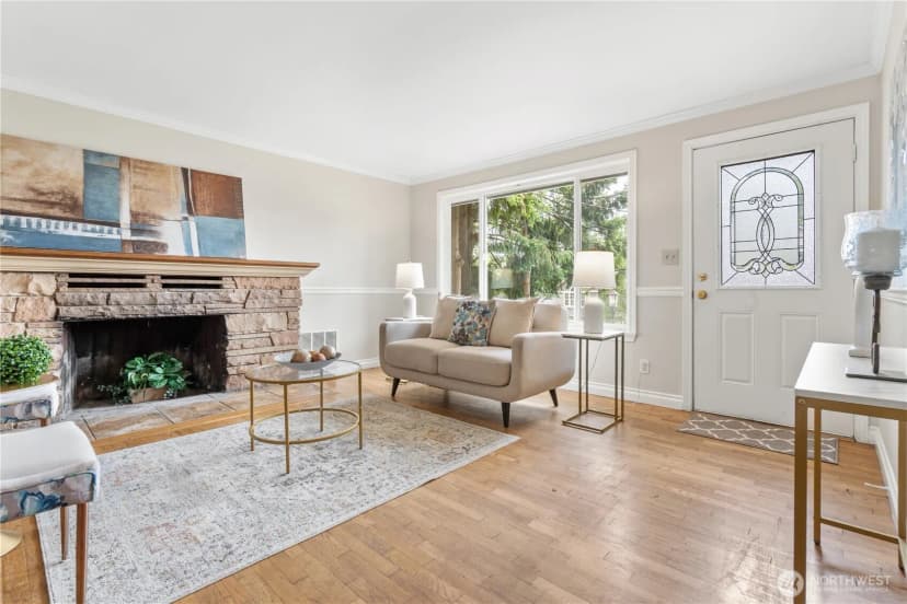 Property photo for 17611 118th Avenue Se, Renton photo 3