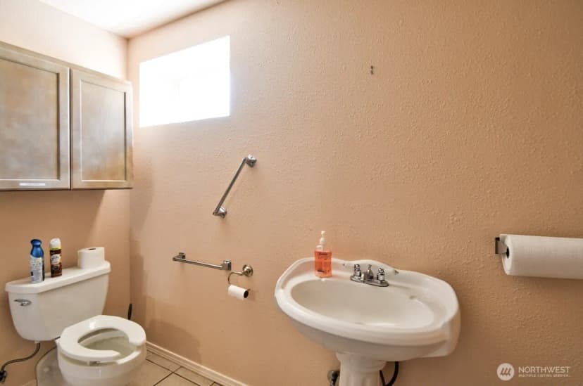 Property photo for 800 S Pearl Street, Centralia photo 12