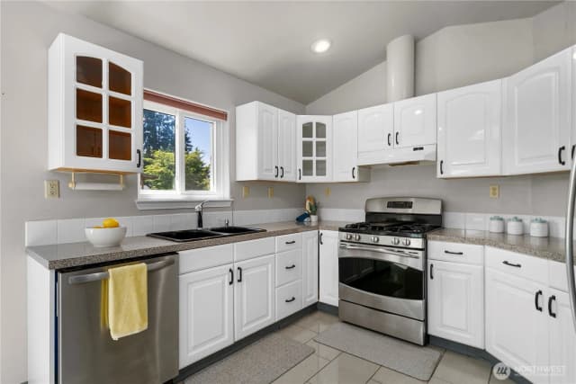 Property photo for 21846 Se 271st Street, Maple Valley photo 5