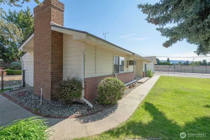 Property photo for 2265 5th Street Ne, East Wenatchee photo 6