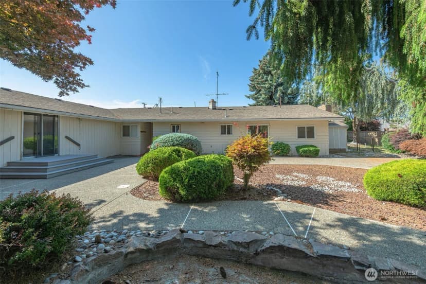 Property photo for 2265 5th Street Ne, East Wenatchee