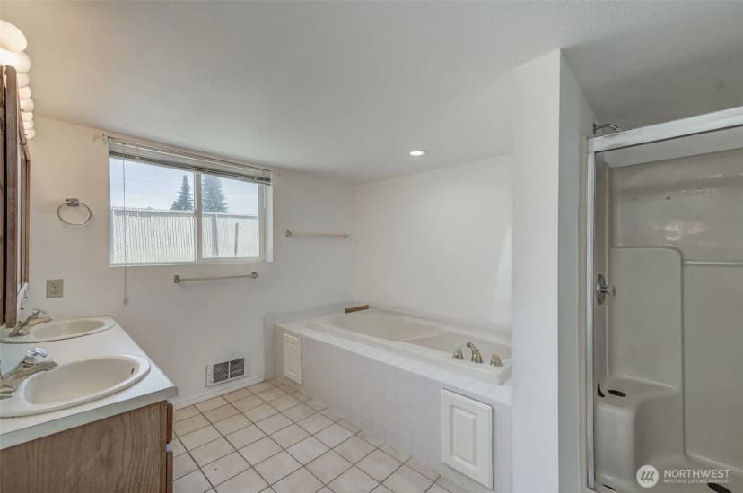 Property photo for 2265 5th Street Ne, East Wenatchee photo 33