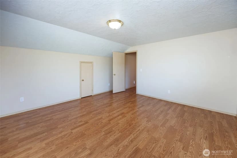 Property photo for 2537 Kristine Court, Centralia photo 17