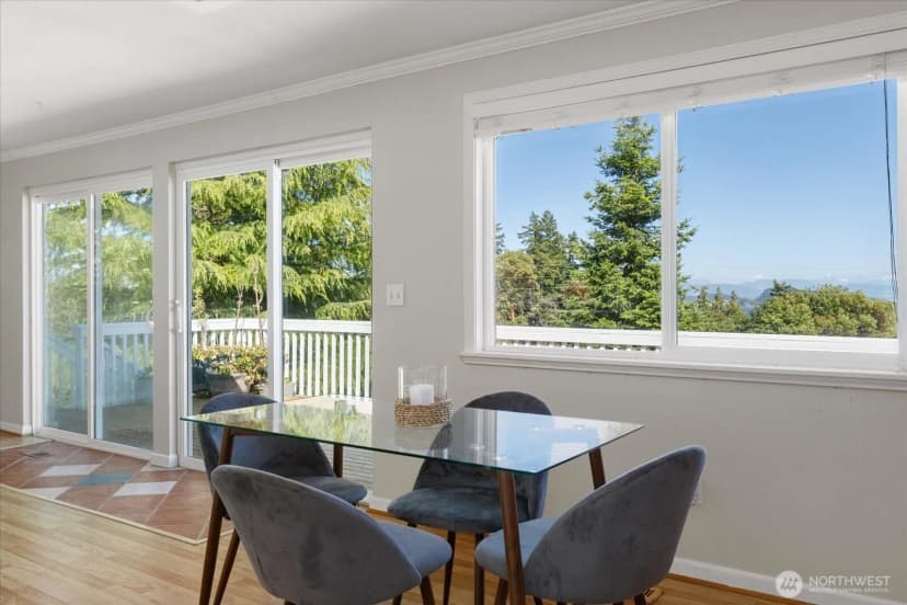 Property photo for 4500 Larson Drive, Oak Harbor photo 8