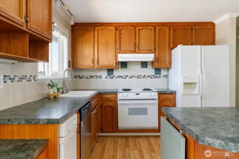 Property photo for 4500 Larson Drive, Oak Harbor photo 10