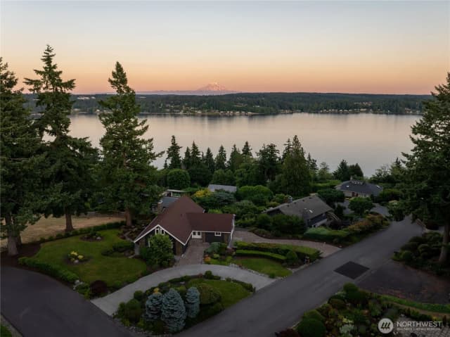 Property photo for 13225 Emerald Drive Nw, Gig Harbor