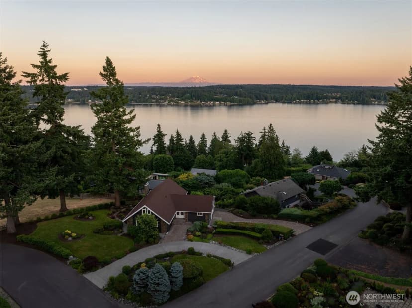 Property photo for 13225 Emerald Drive Nw, Gig Harbor