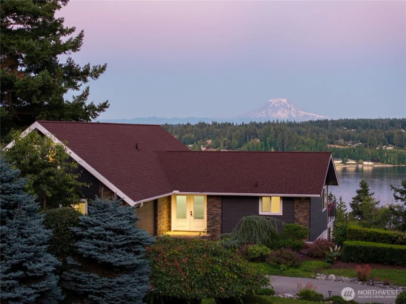 Property photo for 13225 Emerald Drive Nw, Gig Harbor photo 2
