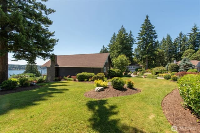 Property photo for 13225 Emerald Drive Nw, Gig Harbor photo 4