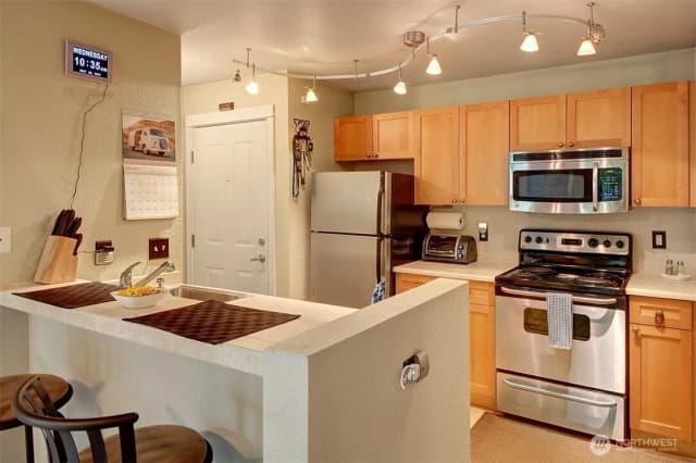 Property photo for 9805 Avondale Road Ne #t254, Redmond photo 4