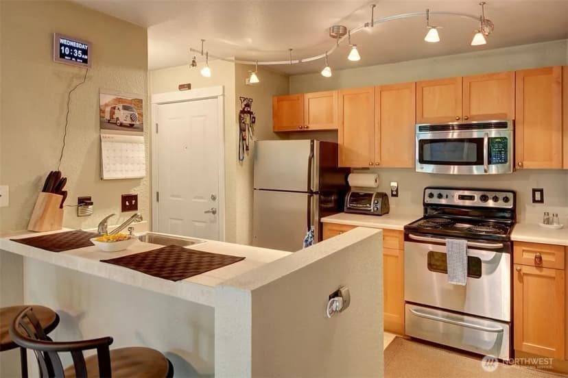 Property photo for 9805 Avondale Road Ne #t254, Redmond photo 4