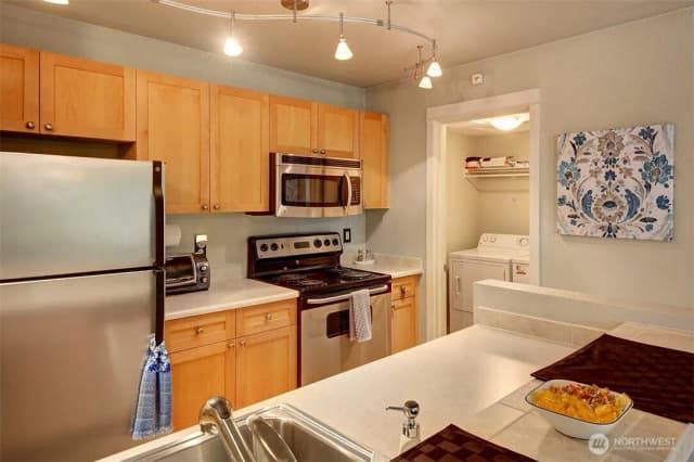 Property photo for 9805 Avondale Road Ne #t254, Redmond photo 5