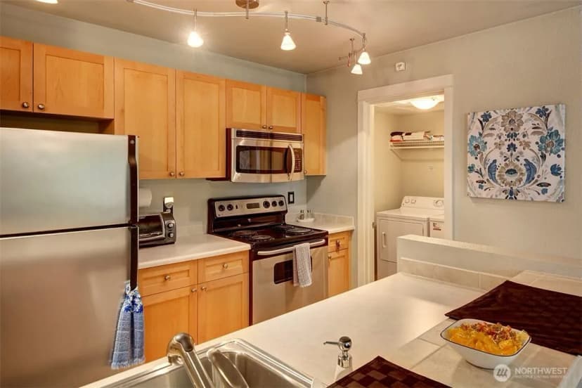 Property photo for 9805 Avondale Road Ne #t254, Redmond photo 5