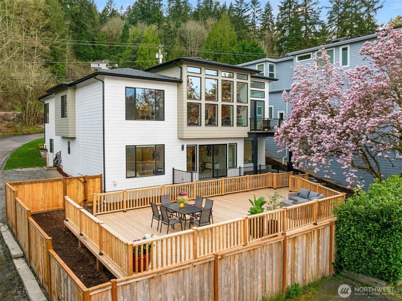 Property photo for 240 W Lake Sammamish Parkway Se, Bellevue photo 34