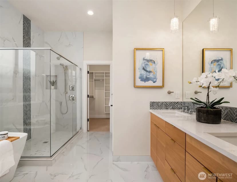 Property photo for 240 W Lake Sammamish Parkway Se, Bellevue photo 18