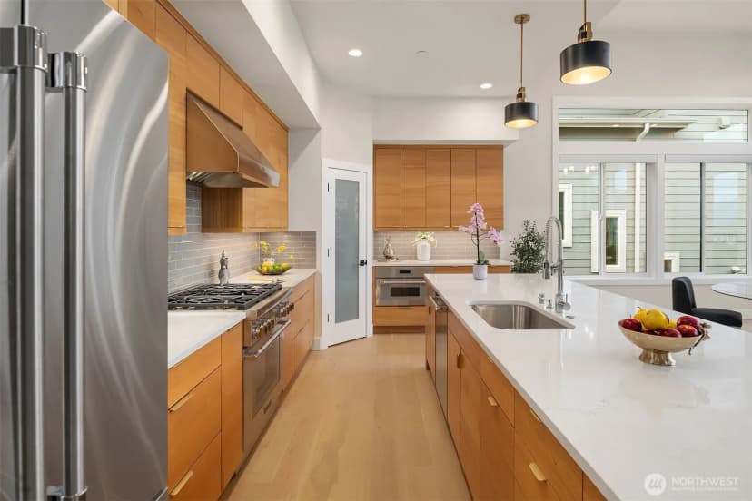 Property photo for 240 W Lake Sammamish Parkway Se, Bellevue photo 16