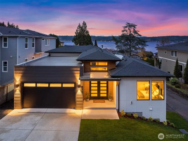 Property photo for 240 W Lake Sammamish Parkway Se, Bellevue photo 2