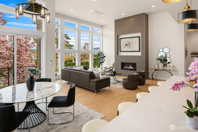 Property photo for 240 W Lake Sammamish Parkway Se, Bellevue photo 5