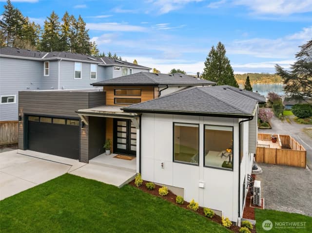 Property photo for 240 W Lake Sammamish Parkway Se, Bellevue