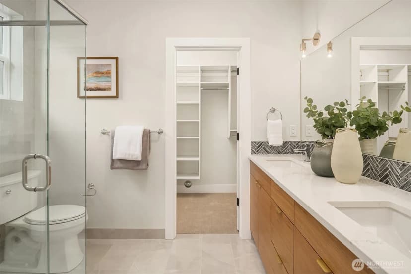 Property photo for 240 W Lake Sammamish Parkway Se, Bellevue photo 25