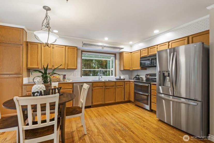 Property photo for 20410 Hollyhills Drive Ne, Bothell photo 15