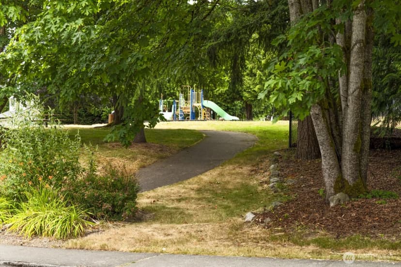 Property photo for 20410 Hollyhills Drive Ne, Bothell photo 39