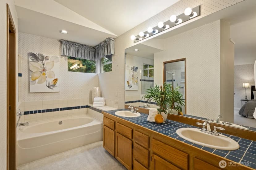Property photo for 20410 Hollyhills Drive Ne, Bothell photo 26