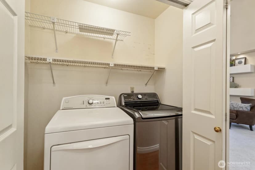 Property photo for 20410 Hollyhills Drive Ne, Bothell photo 20