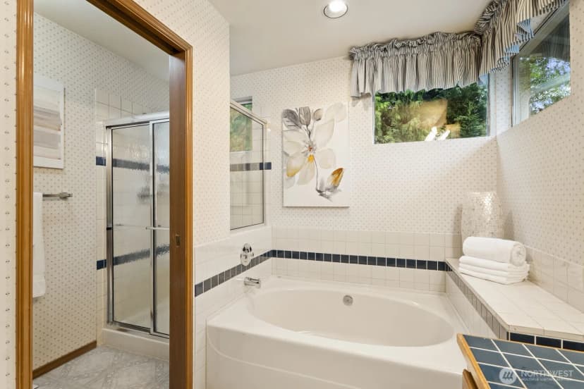 Property photo for 20410 Hollyhills Drive Ne, Bothell photo 29