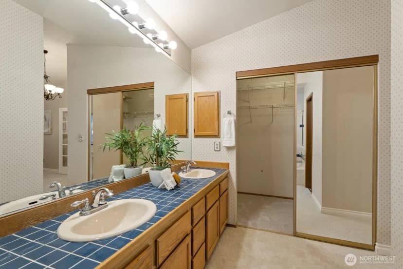 Property photo for 20410 Hollyhills Drive Ne, Bothell photo 28