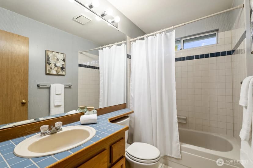 Property photo for 20410 Hollyhills Drive Ne, Bothell photo 32