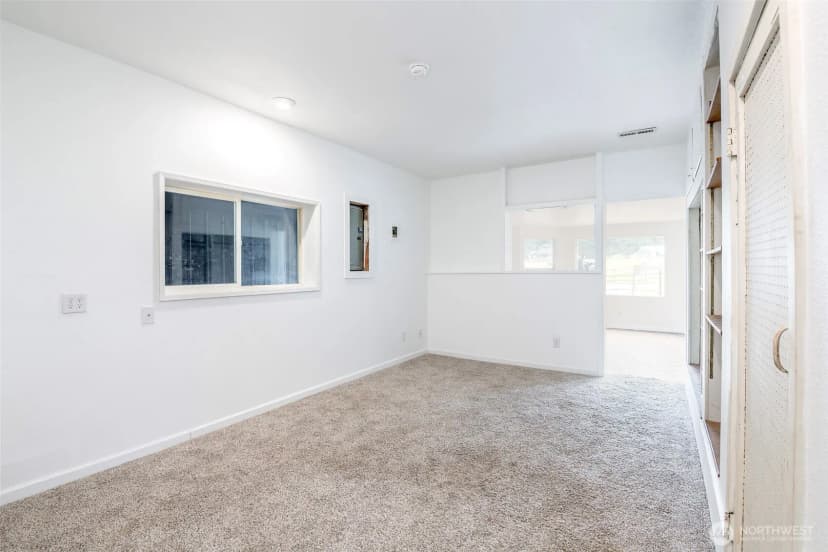 Property photo for 10206 48th Avenue E, Tacoma photo 11