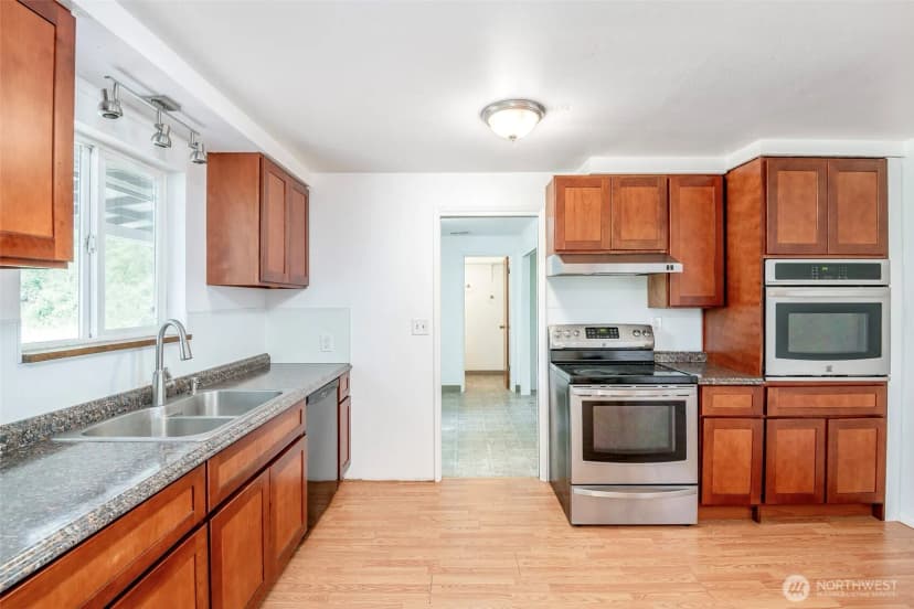 Property photo for 10206 48th Avenue E, Tacoma photo 29