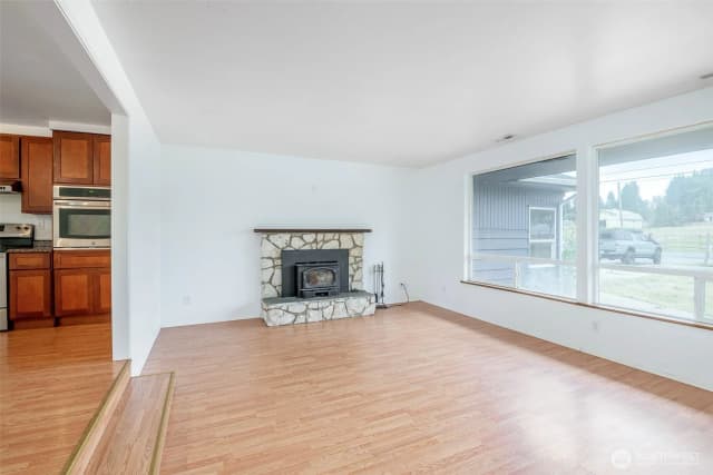 Property photo for 10206 48th Avenue E, Tacoma photo 2