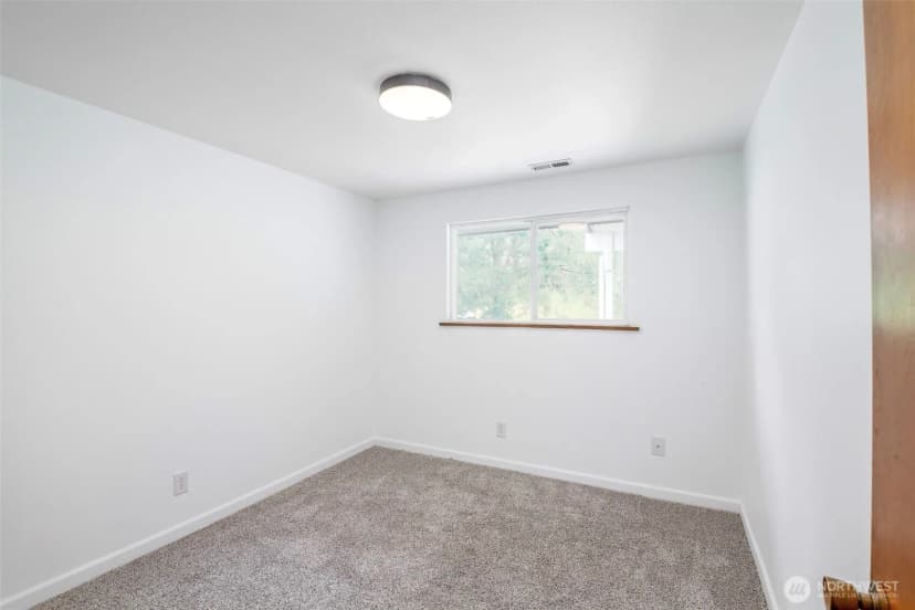 Property photo for 10206 48th Avenue E, Tacoma photo 6