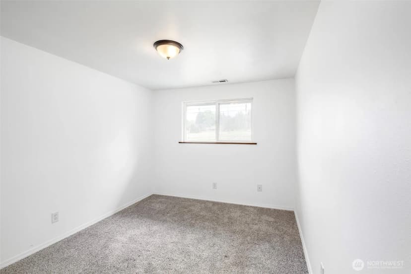 Property photo for 10206 48th Avenue E, Tacoma photo 4