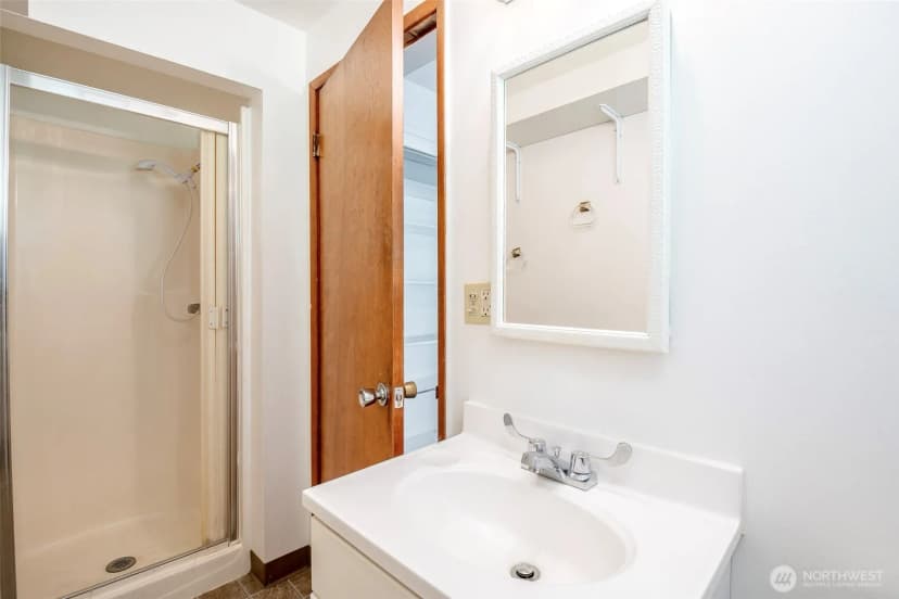 Property photo for 10206 48th Avenue E, Tacoma photo 8