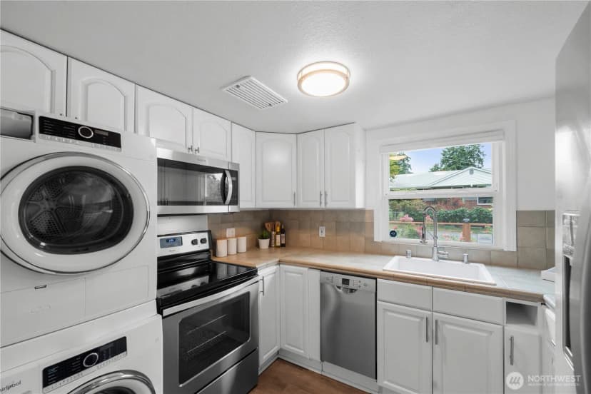 Property photo for 18328 15th Place Ne, Shoreline photo 9