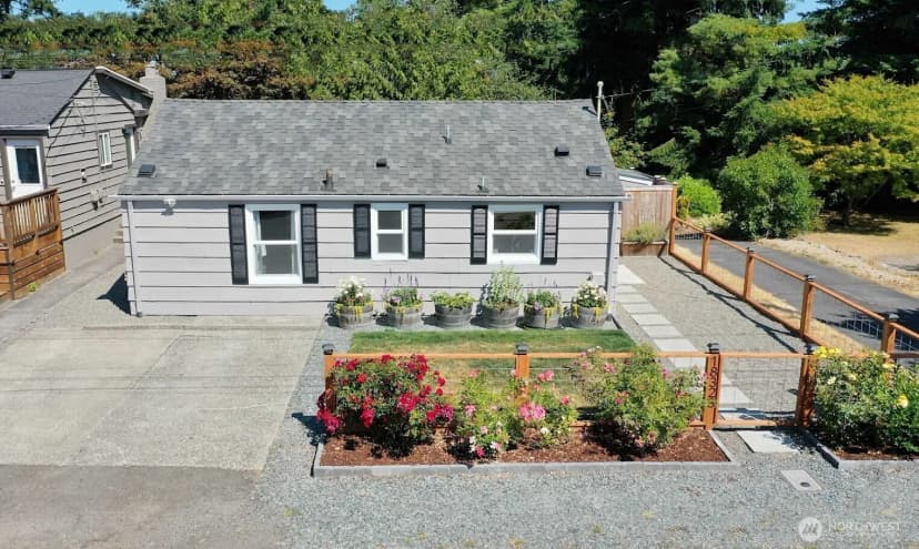 Property photo for 18328 15th Place Ne, Shoreline photo 20