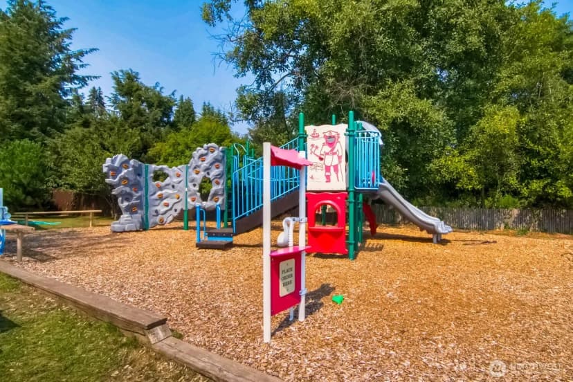 Property photo for 18328 15th Place Ne, Shoreline photo 24