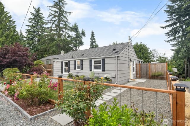 Property photo for 18328 15th Place Ne, Shoreline
