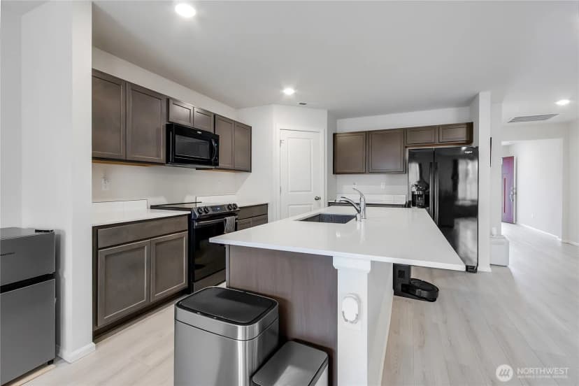 Property photo for 9209 Candytuft Drive Se, Tumwater photo 6