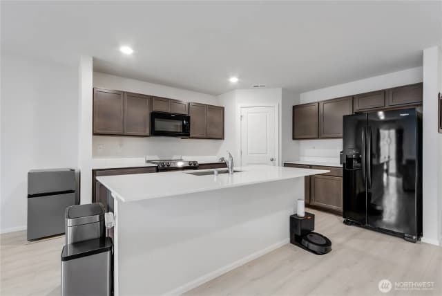 Property photo for 9209 Candytuft Drive Se, Tumwater photo 4