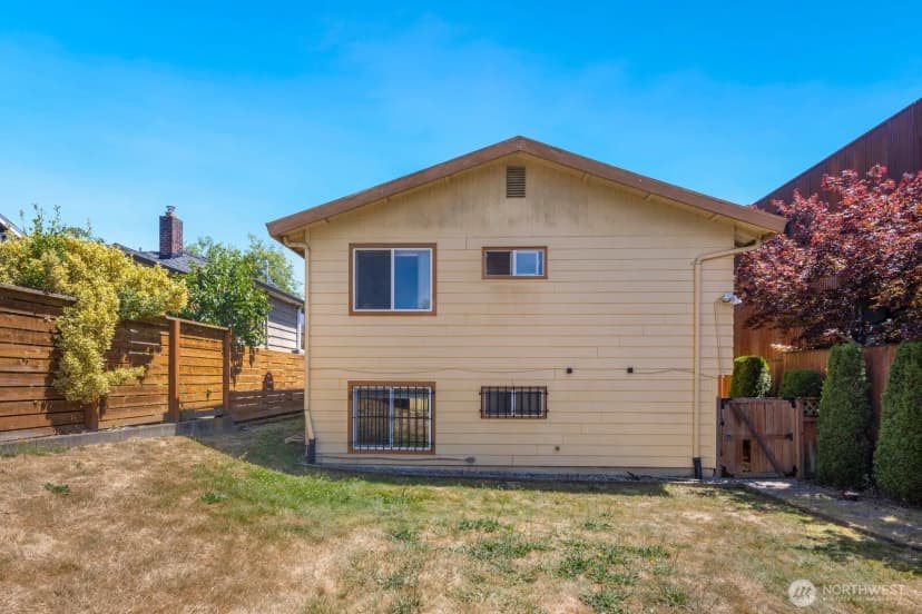 Property photo for 3235 33rd Avenue S, Seattle photo 27